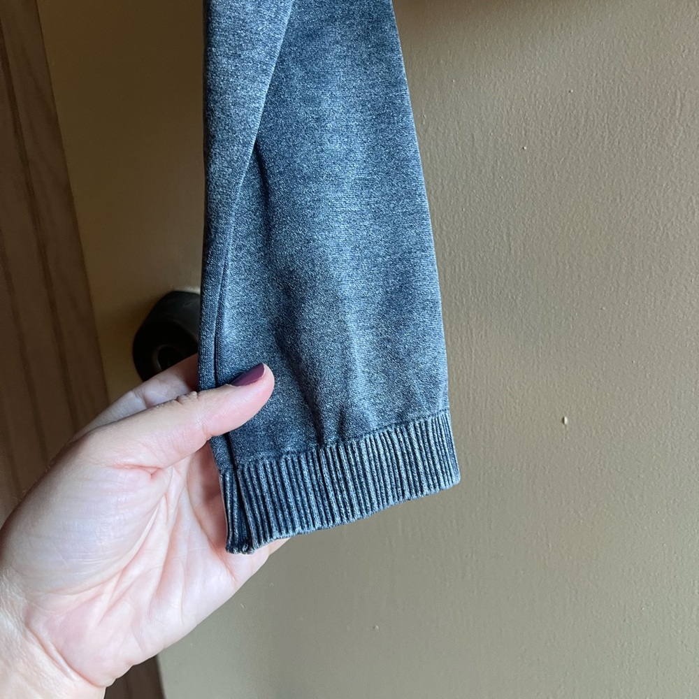 Charcoal Gray Cropped Long Sleeve Top NWT - Picture 6 of 6